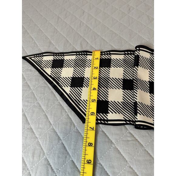 Women's Usna Scarf Black And White Geometric - Picture 4 of 5